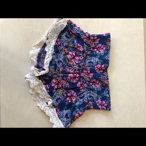 Floral flowy shorts